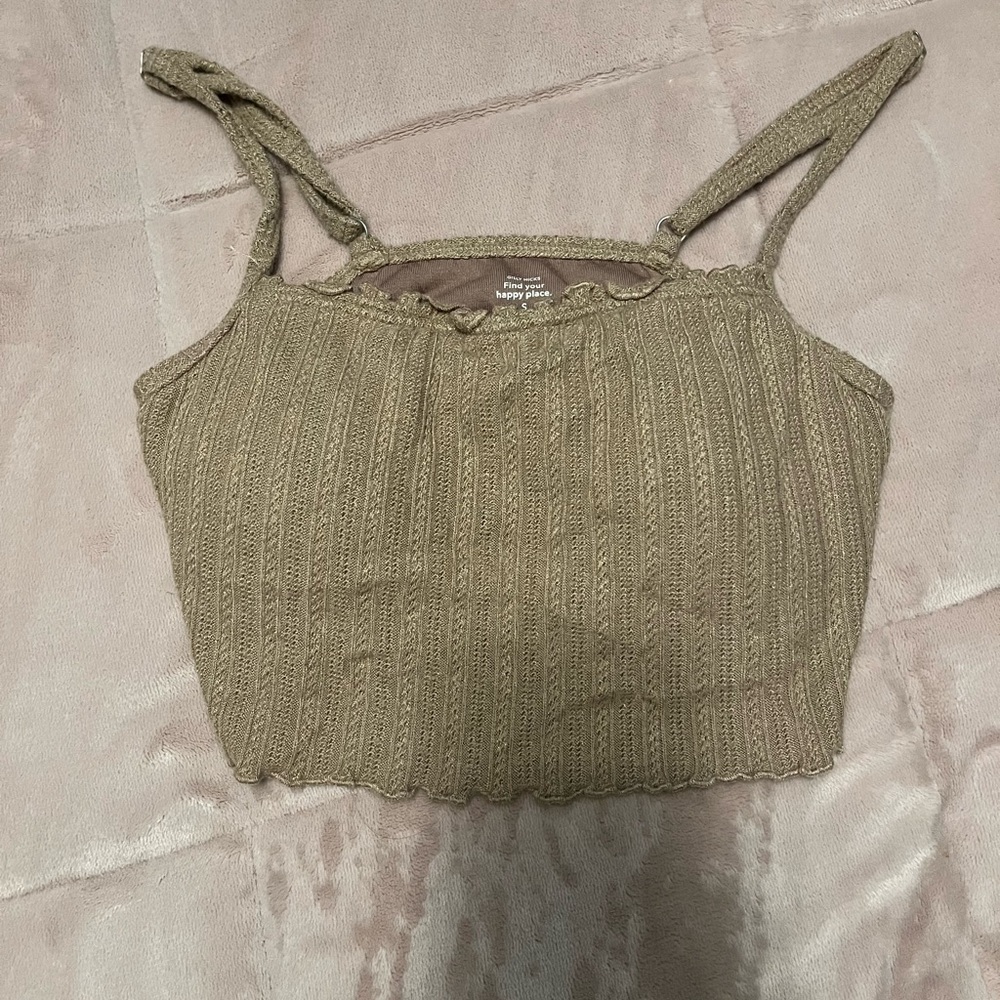 Hollister tan crop top with pads
